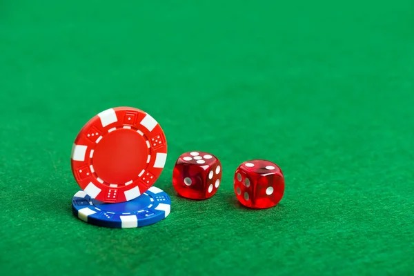 Ceme Online table interface showing tile combinations and player positions